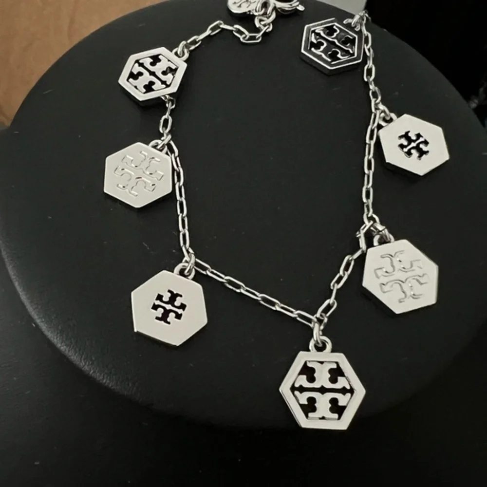TORY‎ BURCH• HEX CHARM LOGO BRACELET